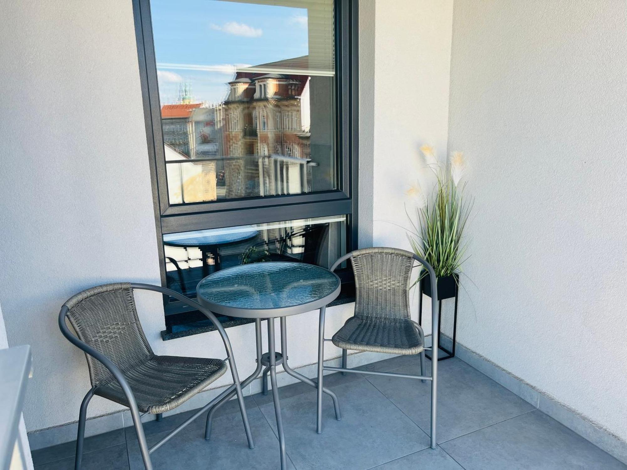 Zlote Apartamenty 58 Legnica Exterior foto